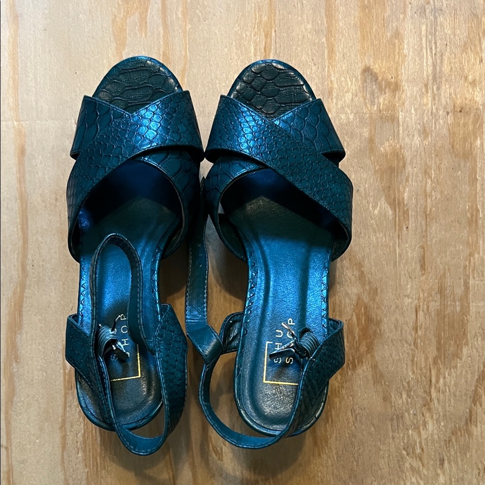 ShuShop Teal Snake-Embossed Platform Heels - Picture 2 of 4